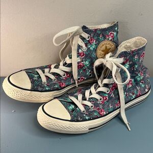 Converse Floral High-Tops in Blue and White Floral W8
